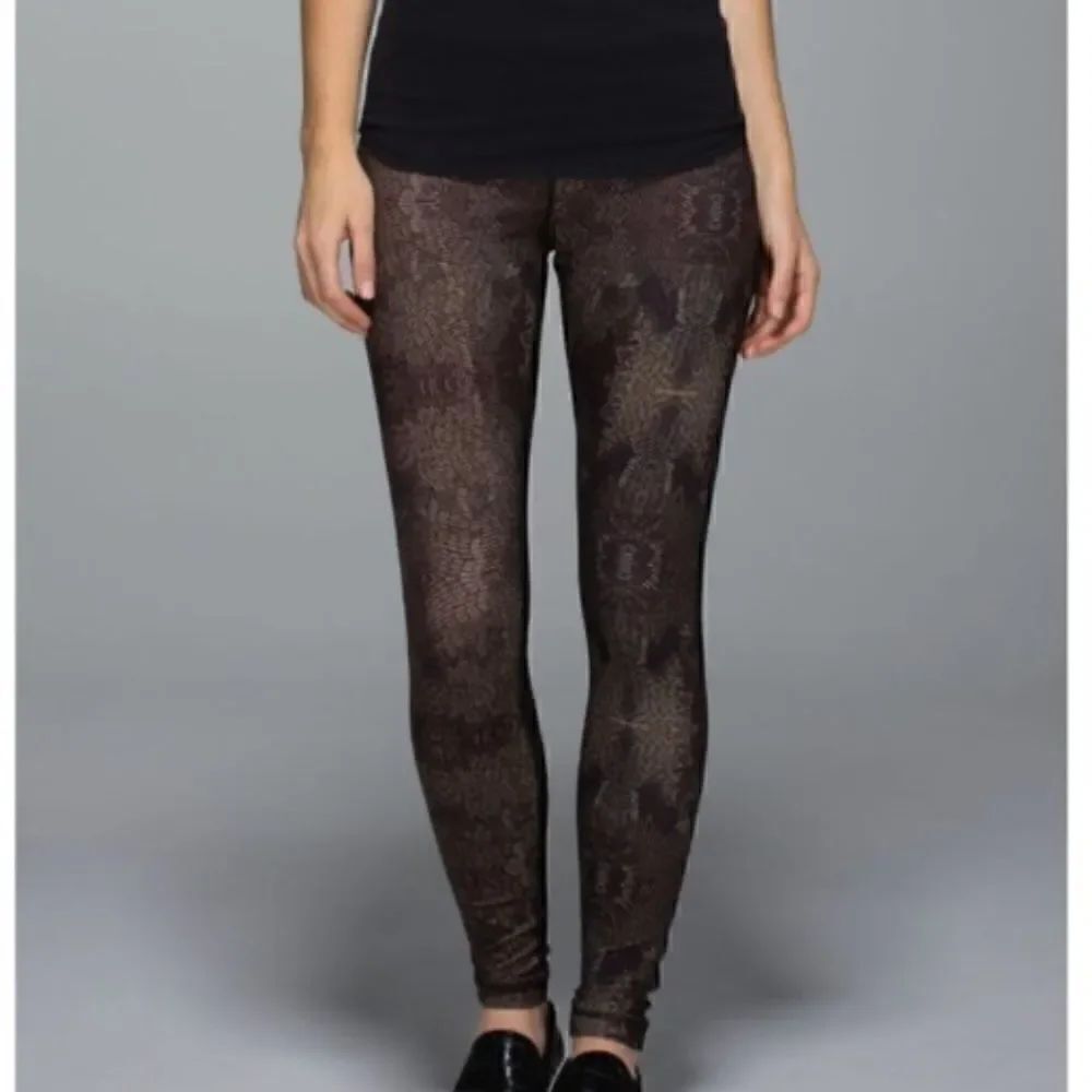 Lululemon Black Gold Golden Goddess Wunder Under leggings